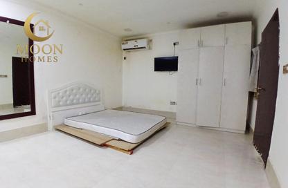 Apartment - Studio - 1 Bathroom for rent in Umm Ghuwailina 4 - Umm Ghuwailina - Doha Apartment - Studio - 1 Bathroom for rent in Umm Ghuwailina 4 - Umm Ghuwailina - Doha