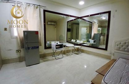 Apartment - Studio - 1 Bathroom for rent in Umm Ghuwailina 4 - Umm Ghuwailina - Doha Apartment - Studio - 1 Bathroom for rent in Umm Ghuwailina 4 - Umm Ghuwailina - Doha