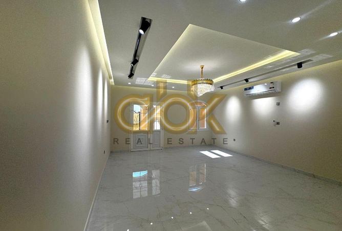 1020388 - Property Image 2