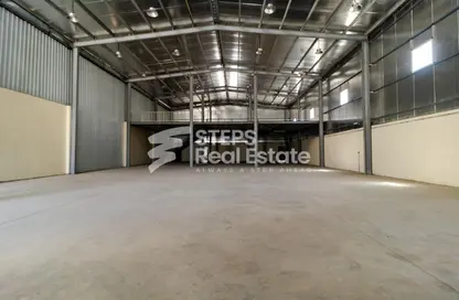 Warehouse - Studio - 4 Bathrooms for rent in East Industrial Street - Birkat Al Awamer - Al Wakra