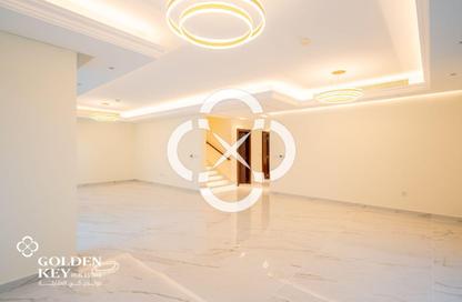 Villa - 6 Bedrooms - 7 Bathrooms for rent in The Garden - Floresta Gardens - The Pearl Island - Doha