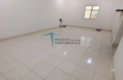 Apartment - 3 Bedrooms - 2 Bathrooms for rent in Fereej Bin Mahmoud North - Fereej Bin Mahmoud - Doha