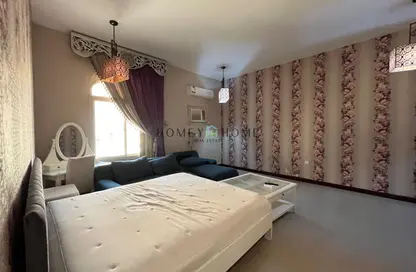 شقة - 1 حمام للايجار في الدفنة - الدفينة - الدوحة