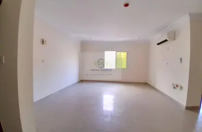 شقة - 2 غرف نوم - 2 حمامات للايجار في فريج عبد العزيز - فريج عبد العزيز - الدوحة