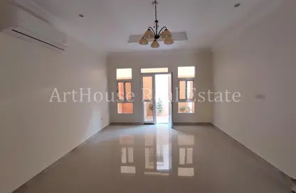 Villa - 4 Bedrooms - 4 Bathrooms for rent in Muraikh - AlMuraikh - Doha