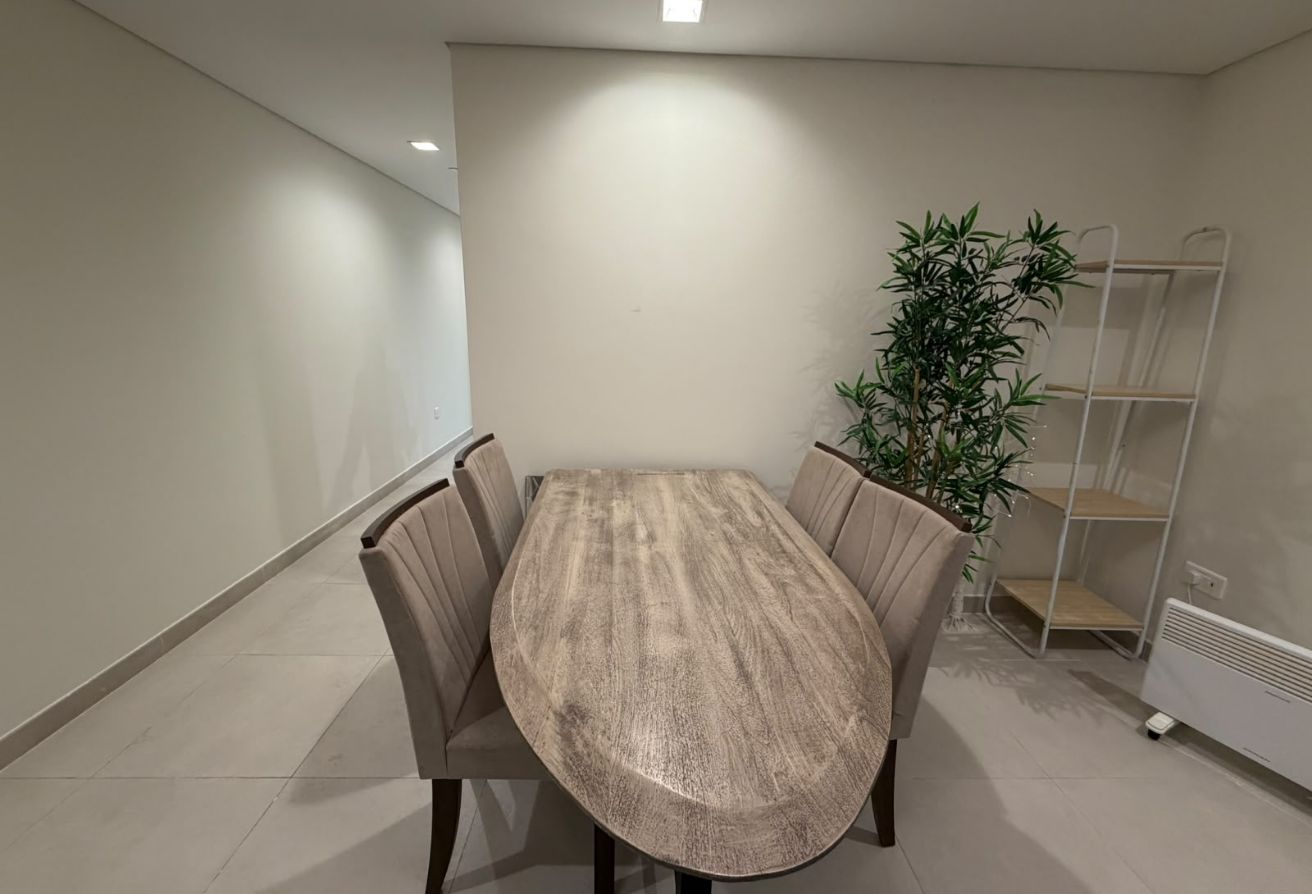 Elegant Fully Furnished Studio with Full Sea View thumbnail 6