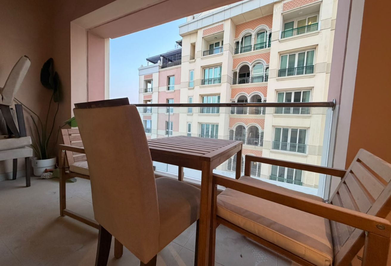 Elegant Fully Furnished Studio with Full Sea View thumbnail 9