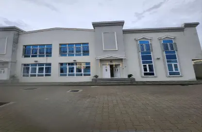 Compound - 4 Bedrooms - 5 Bathrooms for rent in Wadi Al Markh - Muraikh - AlMuraikh - Doha