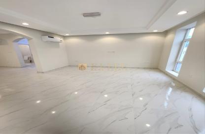 Compound - 4 Bedrooms - 5 Bathrooms for rent in Wadi Al Markh - Muraikh - AlMuraikh - Doha