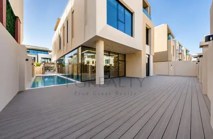 Compound - 7 Bedrooms for sale in The Pearl Island - Doha