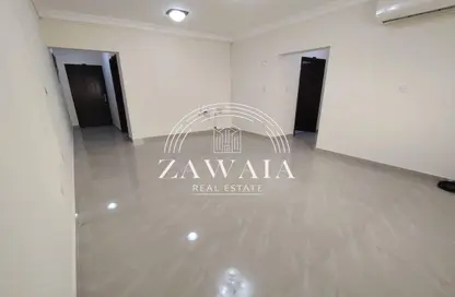 Apartment - 3 Bedrooms - 2 Bathrooms for rent in Bin Omran 35 - Fereej Bin Omran - Doha