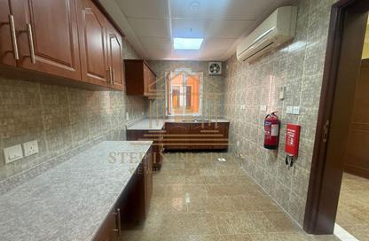 Apartment - 3 Bedrooms - 3 Bathrooms for rent in Asim Bin Omar Street - Al Mansoura - Doha
