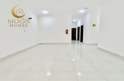 Apartment - 3 Bedrooms - 3 Bathrooms for rent in Doha Al Jadeed - Doha