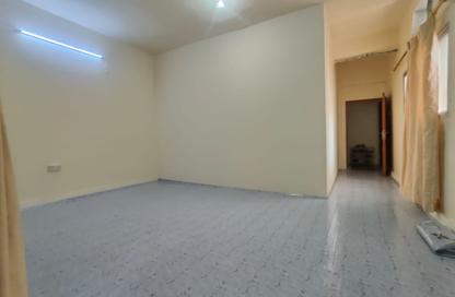 Apartment - 1 Bedroom - 1 Bathroom for rent in Bin Omran 35 - Fereej Bin Omran - Doha