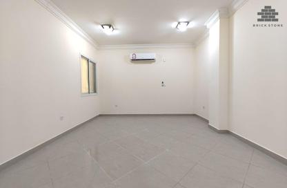 Apartment - 2 Bedrooms - 2 Bathrooms for rent in Muntazah 13 - Al Muntazah - Doha