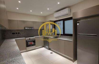 Apartment - 3 Bedrooms - 3 Bathrooms for rent in Umm Ghuwailina 4 - Umm Ghuwailina - Doha