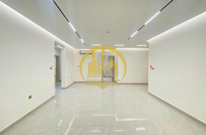 Apartment - 2 Bedrooms - 3 Bathrooms for rent in Fereej Kulaib - Doha