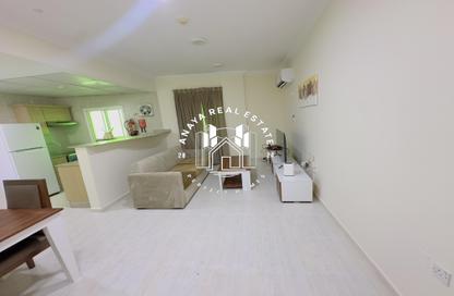 Apartment - 1 Bedroom - 1 Bathroom for rent in Umm Ghuwailina 4 - Umm Ghuwailina - Doha