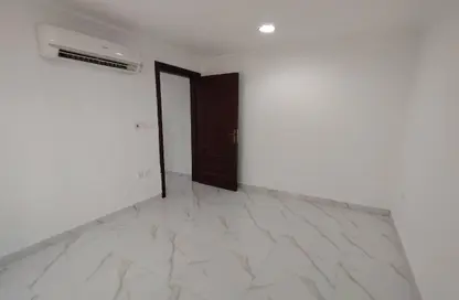 Apartment - 2 Bedrooms - 2 Bathrooms for rent in Bin Omran 28 - Fereej Bin Omran - Doha Apartment - 2 Bedrooms - 2 Bathrooms for rent in Bin Omran 28 - Fereej Bin Omran - Doha