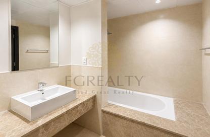 Apartment - 2 Bedrooms - 2 Bathrooms for rent in East Porto Drive - Porto Arabia - The Pearl Island - Doha Apartment - 2 Bedrooms - 2 Bathrooms for rent in East Porto Drive - Porto Arabia - The Pearl Island - Doha
