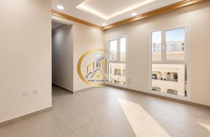 Apartment - 1 Bedroom - 2 Bathrooms for rent in Umm Ghwailina Comm - Umm Ghuwalina - Umm Ghuwailina - Doha