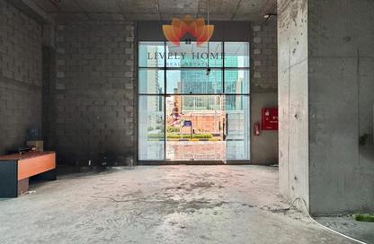 Shop - Studio - 1 for rent in Marina Tower 23 - Marina District - Lusail