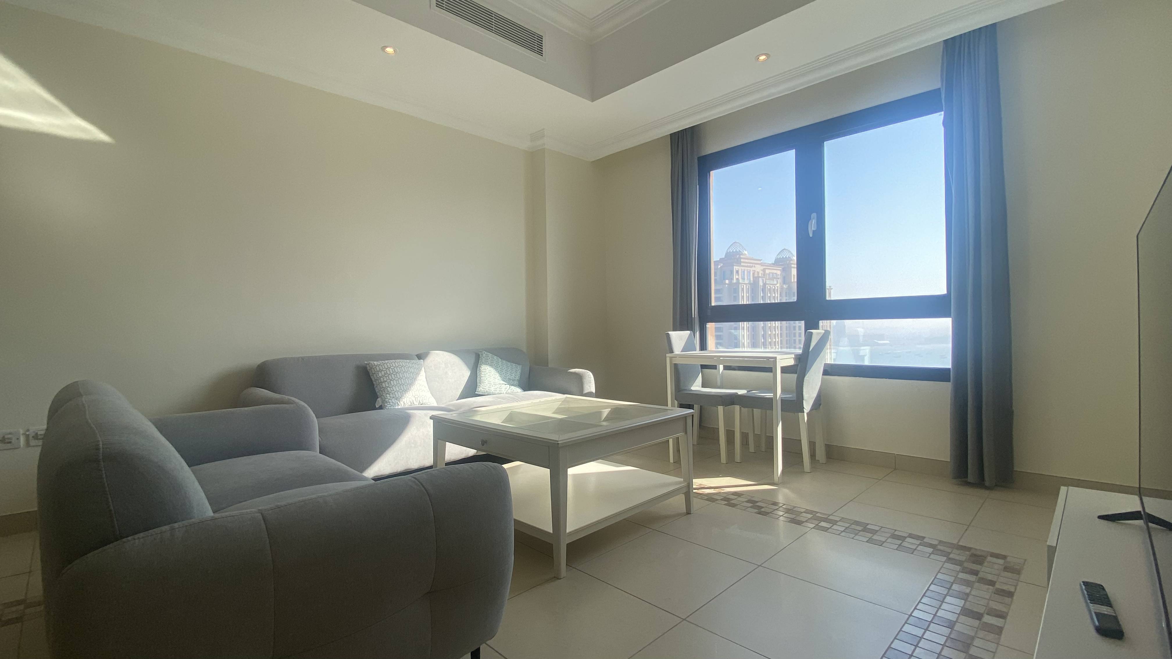FULLY FURNISHED 1 BEDROOM | HIGH FLOOR & SEA VIEW thumbnail 2