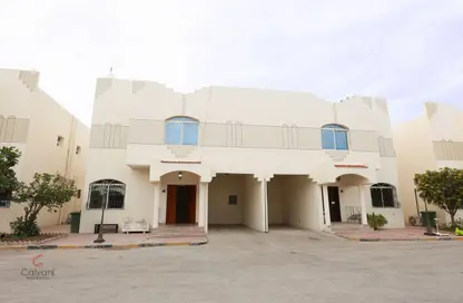 فيلا - 4 غرف نوم - 3 حمامات للايجار في شارع المطار القديم - طريق المطار القديم - الدوحة