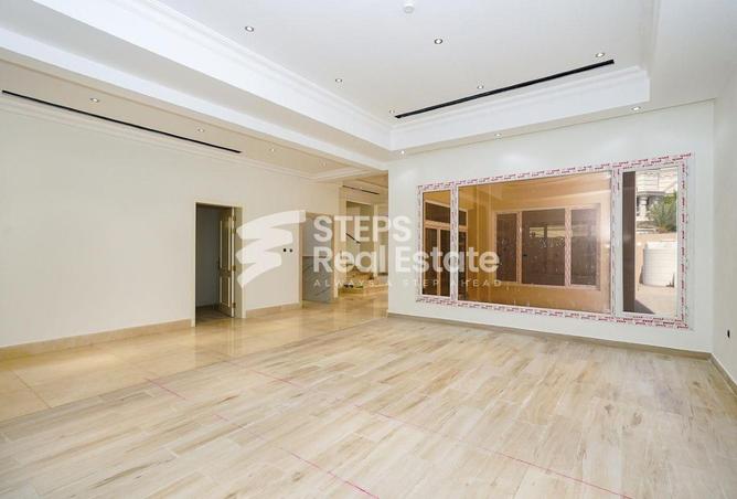 53282989 - Property Image 2