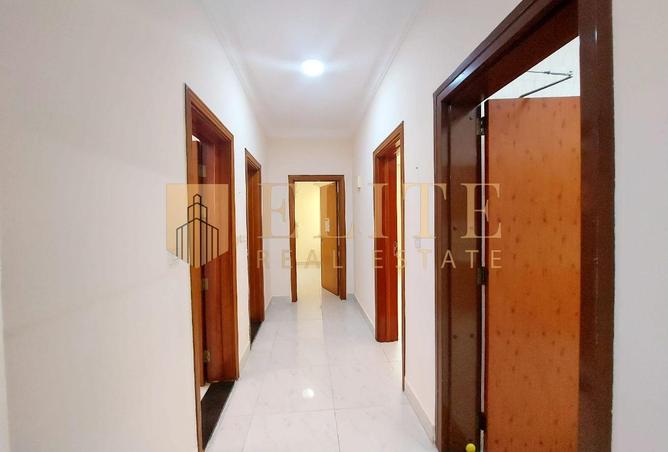 54151300 - Property Image 3