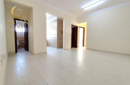Apartment - 2 Bedrooms - 2 Bathrooms for rent in Salaja Street - Doha Al Jadeed - Doha