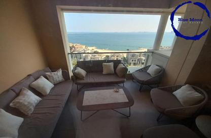 Apartment - 1 Bedroom - 2 Bathrooms for sale in Viva West - Viva Bahriyah - The Pearl Island - Doha