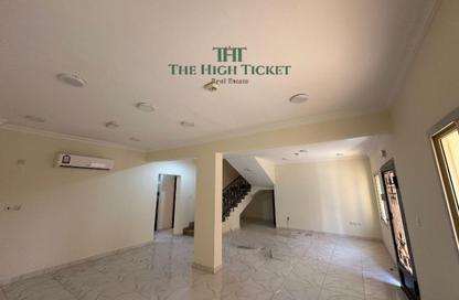 Villa - 5 - 5 for rent in Al Gharrafa - Doha