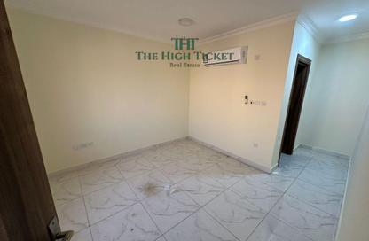 Villa - 5 - 5 for rent in Al Gharrafa - Doha