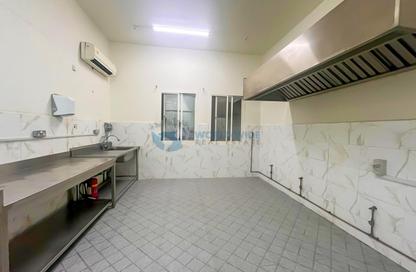 Retail - Studio - 2 Bathrooms for rent in Al Hadara Street - Al Thumama - Doha