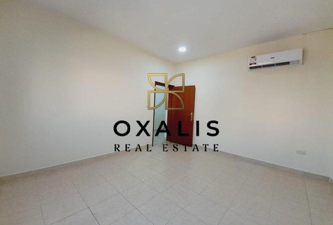 1004912 - Property Image 2