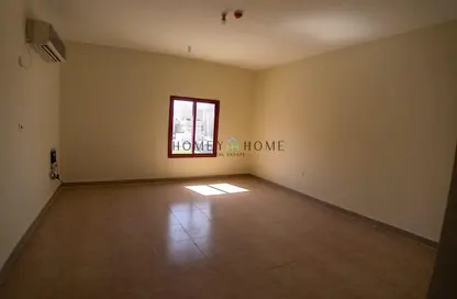 Apartment - 2 Bedrooms - 2 Bathrooms for rent in Madinat Khalifa South - Madinat Khalifa - Doha