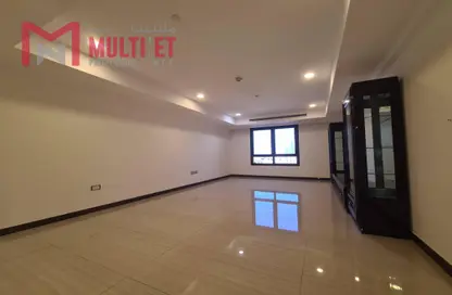 Apartment - 1 Bedroom - 2 Bathrooms for rent in West Porto Drive - Porto Arabia - The Pearl Island - Doha