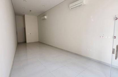 Shop - Studio - 1 Bathroom for rent in Fereej Bin Mahmoud - Doha