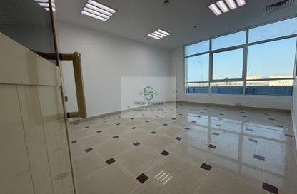 Office Space - Studio - 1 for rent in Umm Ghwailina Comm - Umm Ghuwalina - Umm Ghuwailina - Doha