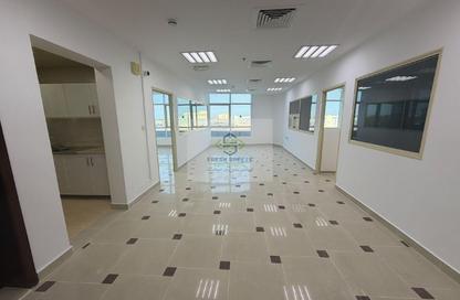 Office Space - Studio - 1 for rent in Umm Ghwailina Comm - Umm Ghuwalina - Umm Ghuwailina - Doha