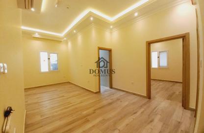 Apartment - 2 Bedrooms - 3 Bathrooms for rent in Thabit Bin Zaid Street - Al Mansoura - Doha