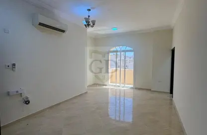 Apartment - 2 Bedrooms - 1 Bathroom for rent in Maamoura Villas - Al Maamoura - Doha