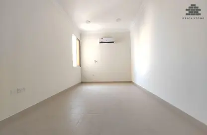 Apartment - 2 Bedrooms - 2 Bathrooms for rent in Bin Omran 46 - Fereej Bin Omran - Doha