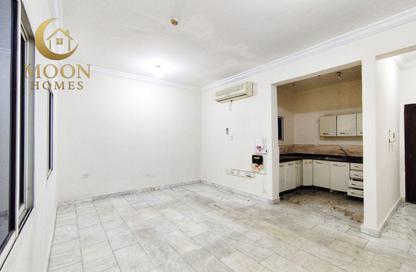 Apartment - 1 Bedroom - 1 Bathroom for rent in Umm Ghuwailina 4 - Umm Ghuwailina - Doha Apartment - 1 Bedroom - 1 Bathroom for rent in Umm Ghuwailina 4 - Umm Ghuwailina - Doha