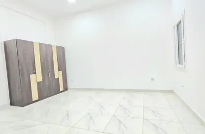 Apartment - 1 Bathroom for rent in Al Aziziyah - Al Aziziyah - Doha