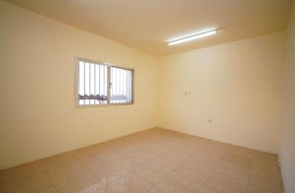 Apartment - 3 Bedrooms - 2 Bathrooms for rent in Bin Dirham 4 - Al Mansoura - Doha Apartment - 3 Bedrooms - 2 Bathrooms for rent in Bin Dirham 4 - Al Mansoura - Doha