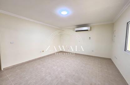 مجمع سكني - 5 غرف نوم - 4 حمامات للايجار في اللقطة - اللقطة - الدوحة