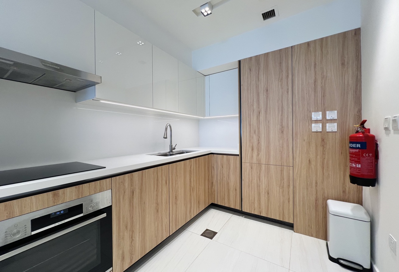Luxury 1BR | Promenade Front thumbnail 12