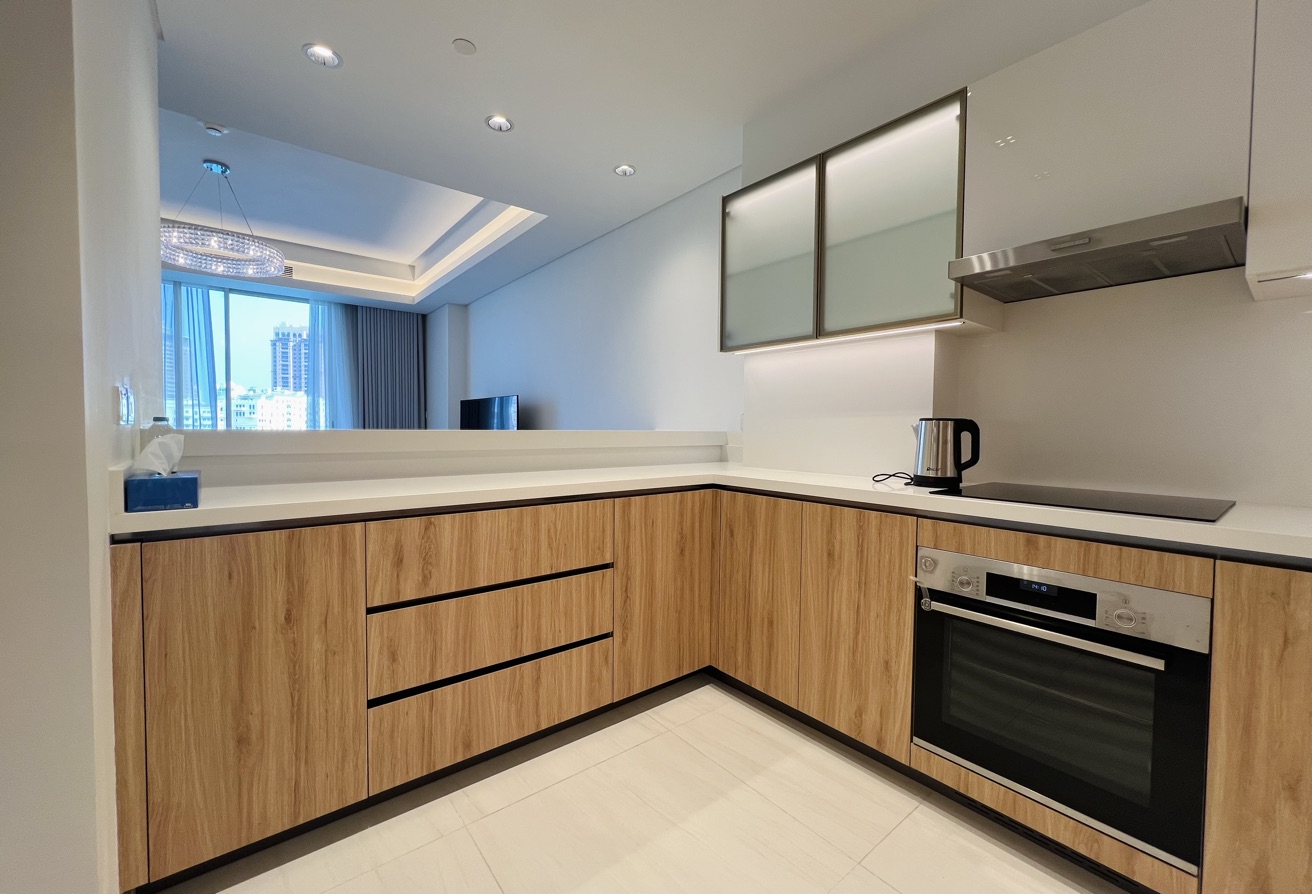 Luxury 1BR | Promenade Front thumbnail 11